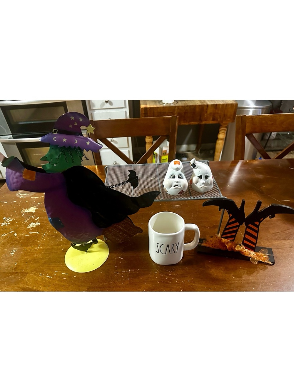 5 piece Halloween Themed Home Decor Set